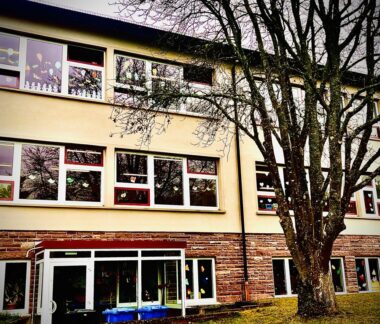 Schule außen2